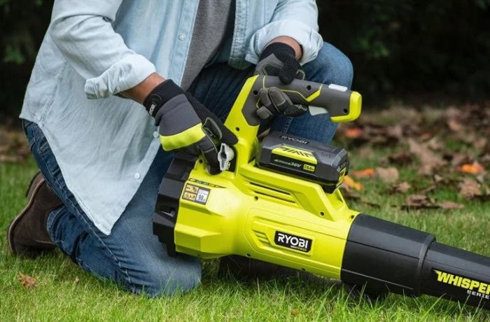 Повітродув садовий акумуляторний Ryobi Max Power RY36BLXA-140P 36В акб 1х4А·год ЗП 176км/год 3.5кг