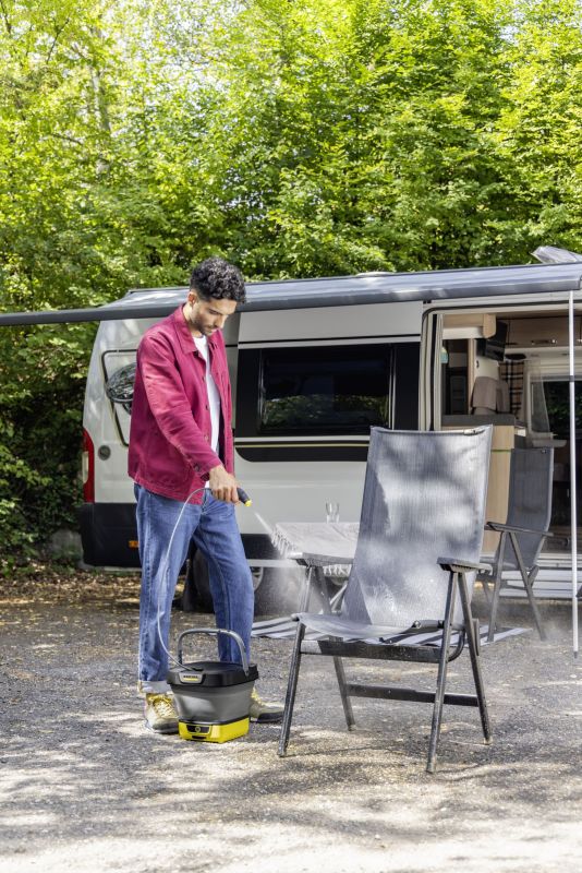 Минимойка низкого давления аккумуляторная Karcher OC 3 Foldable, 120л/ч, шланг 1.8м, бак для воды 8л, вес 2.2кг, USB-C