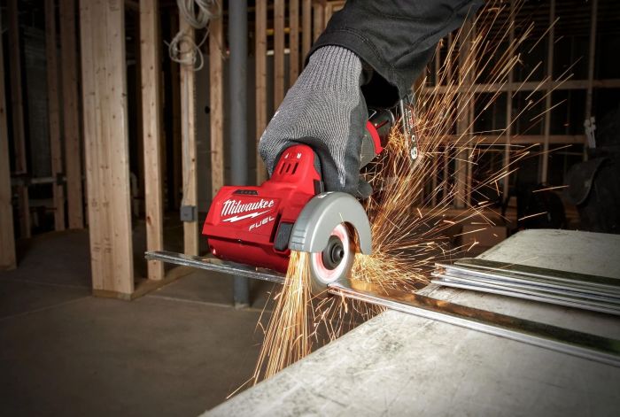 Шлифмашина угловая аккумуляторная Milwaukee M12 FCOT 76мм 12В 1кг