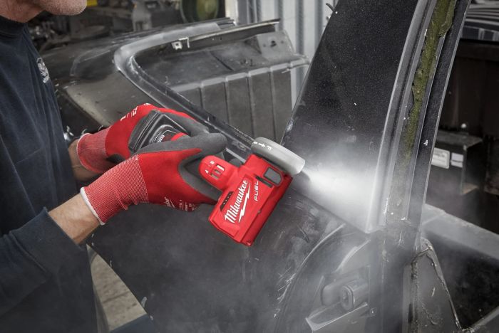 Шлифмашина угловая аккумуляторная Milwaukee M12 FCOT 76мм 12В 1кг