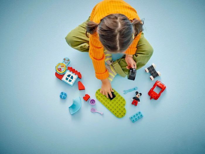 Конструктор LEGO DUPLO Disney Микки Маус: Клубный домик и автомобиль