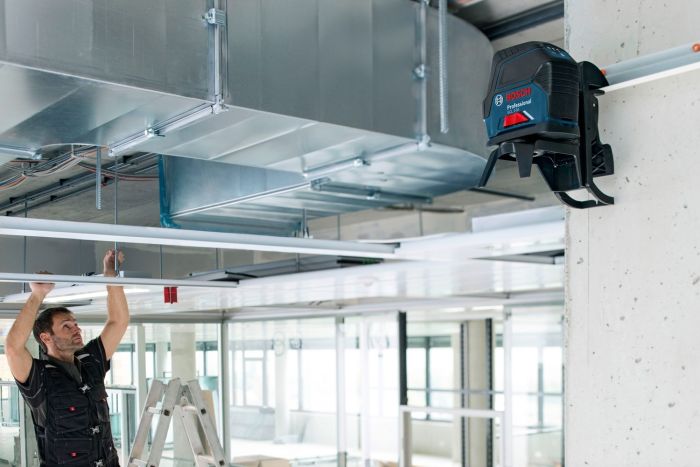 Нивелир лазерный Bosch GCL2-50+RM1+BM3 до 20м, ±0.3мм/м, 4AAx1.5В, IP54, чехол, мишень, кейс, 0.6кг