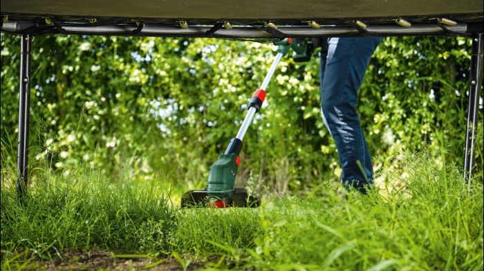 Тример садовий акумуляторний Bosch UniversalGrassCut 18V-26-500 1х2.5А·год 26см ЗП AL 18V-20 3.5кг