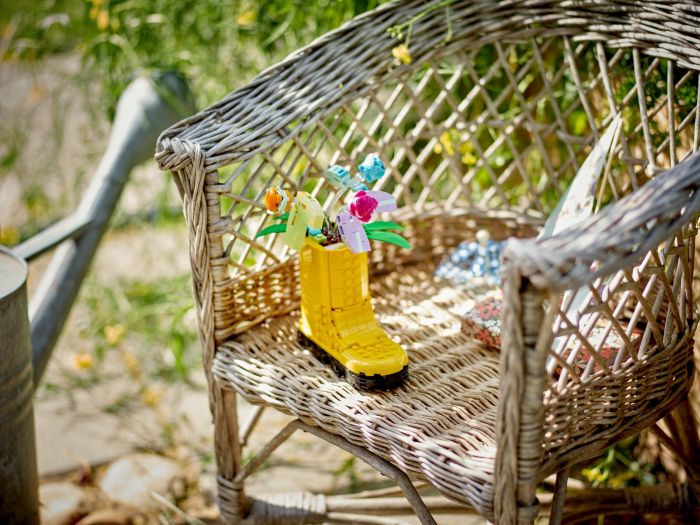 Конструктор LEGO Creator Квіти в лійці