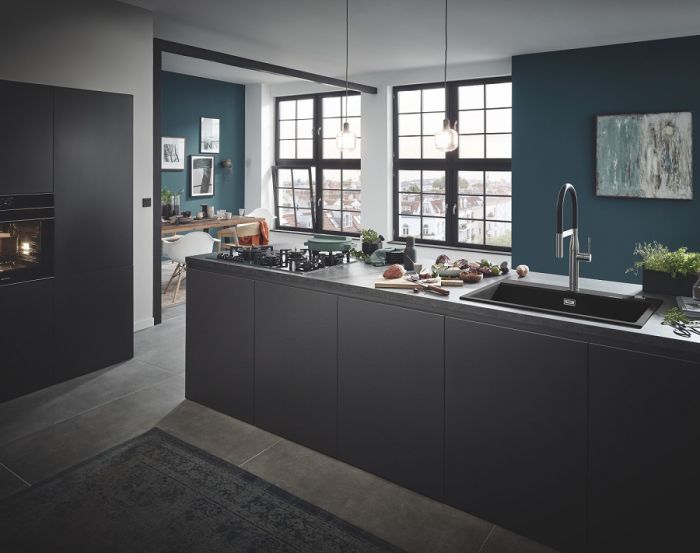 Смеситель для кухни Grohe Essence, длина излива - 240мм, поворотный/гибкий, 1рычаг, супер сталь.