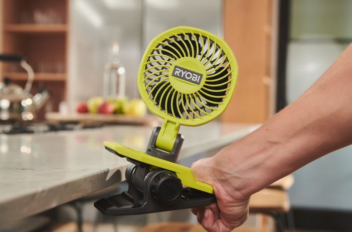 Вентилятор акумуляторний кліпса Ryobi USB Lithium RCF4-0 4В 3800об·хв обертання 325° поворот 180° 2 швидкості 0.29кг без АКБ та ЗП