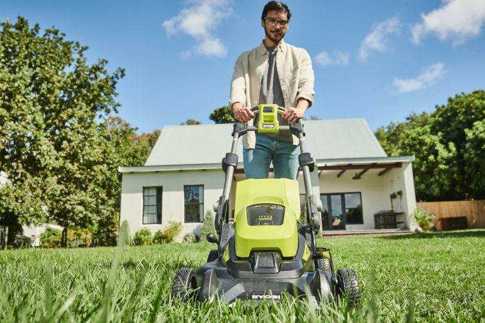 Газонокосилка аккумуляторная Ryobi Max Power RY36LM40A-140 36В акб 1х4А·ч 40см 50л 25-75мм 18.6кг