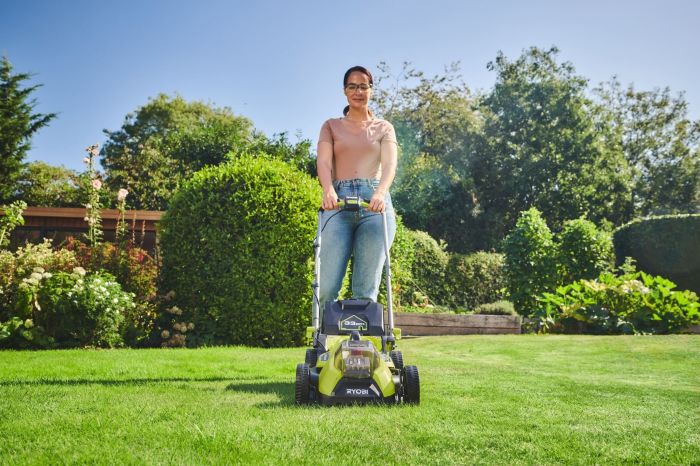 Газонокосилка аккумуляторная Ryobi ONE+ HP RY18LMX33A-150 18В акб 1х5А·ч 33см 30л 25-90мм 9.3кг