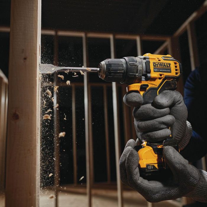 Дриль-шурупокрут DeWalt безщітковий XR Li-Ion 12В 57.5Нм 425-1500об/хв патрон 10мм 0.9кг без АКБ та ЗП