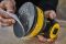 Шлифмашина эксцентриковая DeWalt 280Вт 8000-12000об·мин 125мм амплитуда 2.6мм 1.28кг