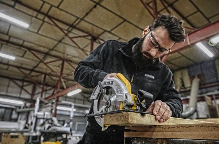 Пила дисковая DeWalt 1350Вт 184мм 5500об·мин 3.66кг