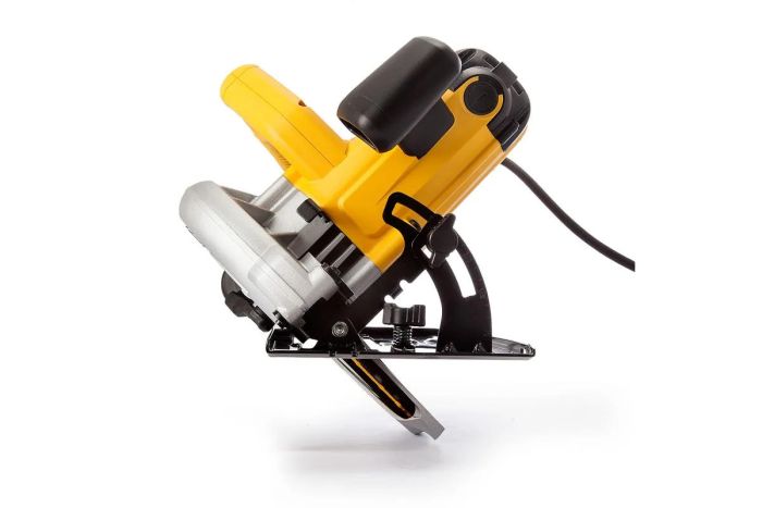 Пила дисковая DeWalt 1350Вт 184мм 5500об·мин 3.66кг