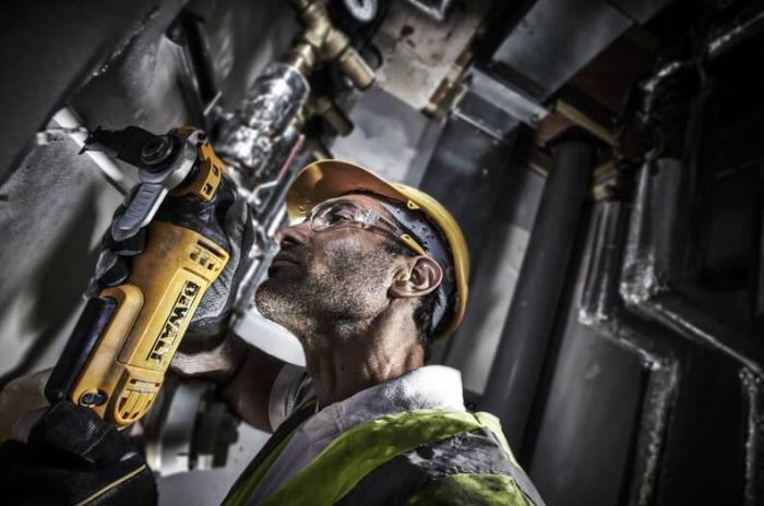 Багатофункціональний інструмент мережевий DeWalt 300Bт 0-22000кол/хв 1.5кг