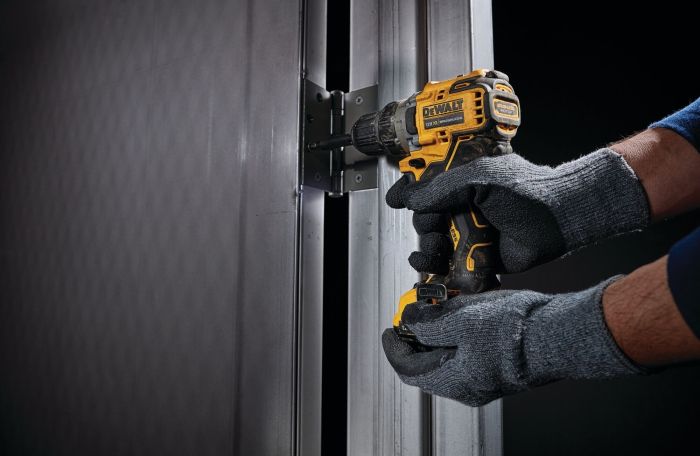 Дрель-шуруповерт DeWalt бесщеточная XR Li-Ion 12В акб 2х2А·час 57.5Нм 425-1500об·мин ЗП кейс патрон 10мм 1.1кг