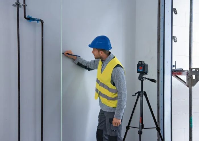 Нивелир лазерный Bosch GLL2-20G+BT150 до 10м, ±0.2мм/м, 4AAx1.5В, штативе, чехол, 0.62кг
