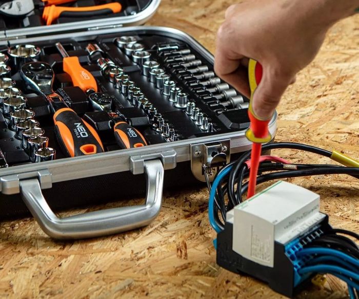 Набір інструментів Neo Tools, діелектричний, 108шт, для електрика 1000В, CrV, кейс
