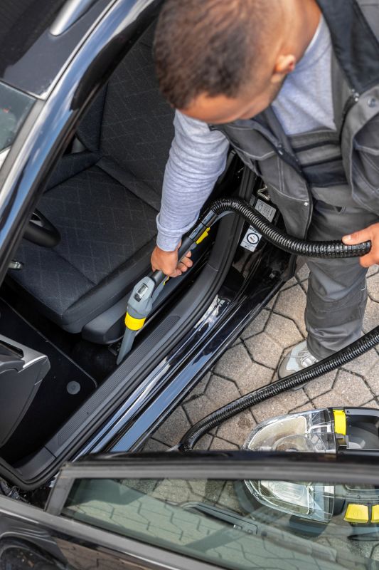 Пилосос професійний миючий Karcher Puzzi 8/1 Adv 1200Вт 270мБар контейнер 8/7л 8.6кг