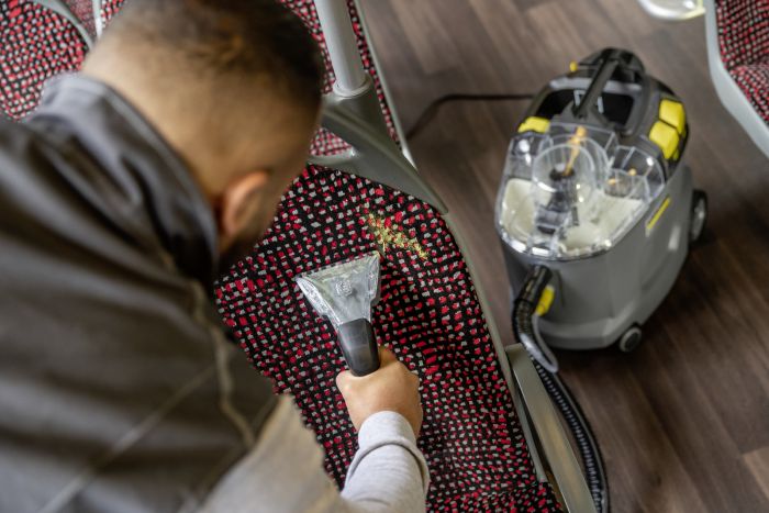 Пилосос професійний миючий Karcher Puzzi 8/1 Adv 1200Вт 270мБар контейнер 8/7л 8.6кг