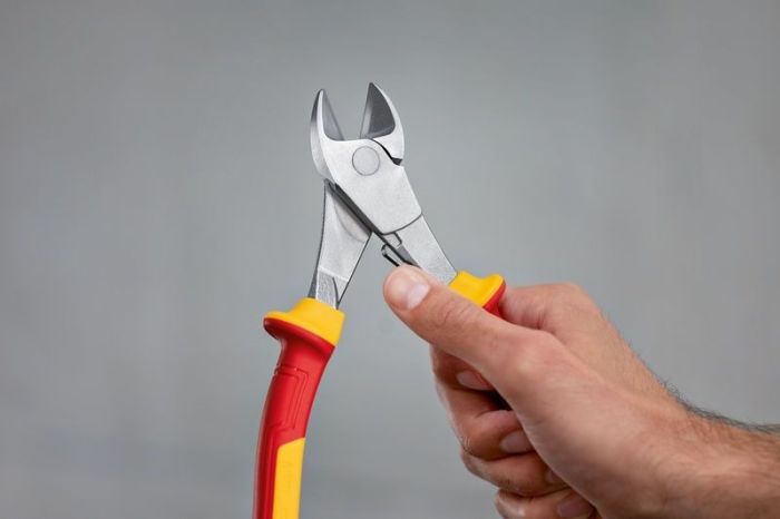Бокорезы диагональные с высоким рычагом Bosch Professional, 200 мм, VDE