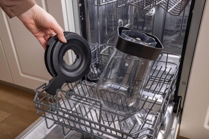 Блендер Gorenje стационарный 1500Вт, чаша-2000мл, дисплей, измельчитель, черный-нерж