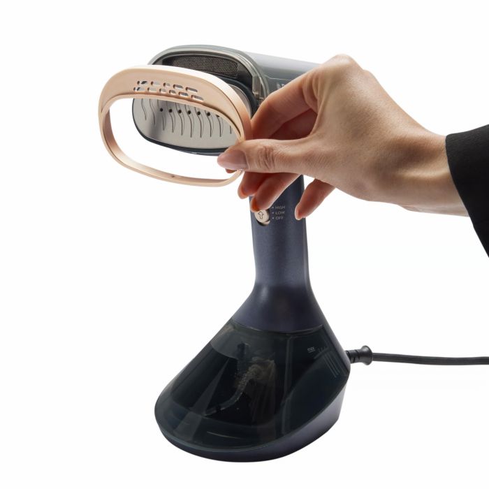 Отпариватель Russell Hobbs Genie VacuSteam, 1800Вт, 200мл, паровой удар -20гр, верт. отпаривание, керам. подошва, синий