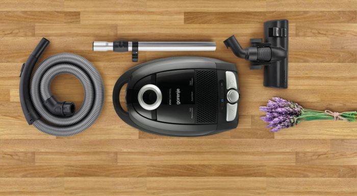 Пылесос Gorenje мешковый, 800Вт, конт пыль -3л, HEPA, телескопич трубка, черный