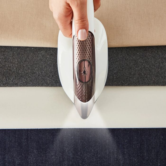 Гладильная система Tefal IXEO Vision, 2200Вт, 1200мл, паровой удар -200гр, верт. отпаривание, керам. подошва, белый