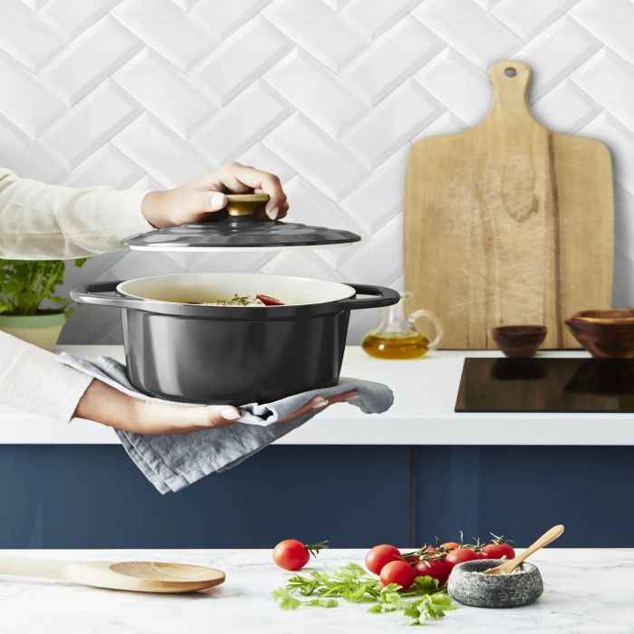 Кастрюля Tefal Air с крышкой, 3,1 л, алюминий, черный