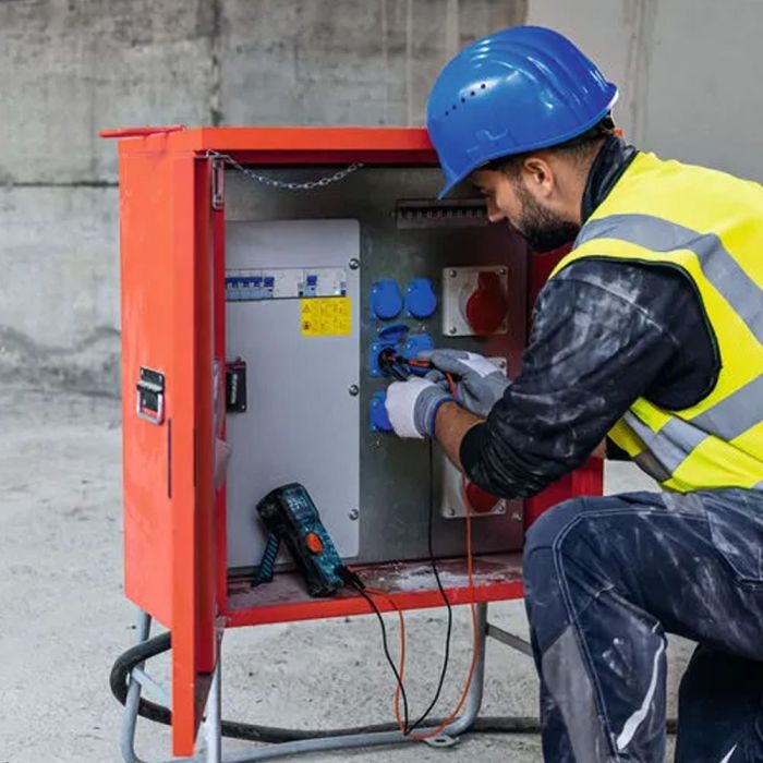 Мультиметр цифровий Bosch Professional GDM 600-15 0-600В LCD-дисплей 2AAх1.5В