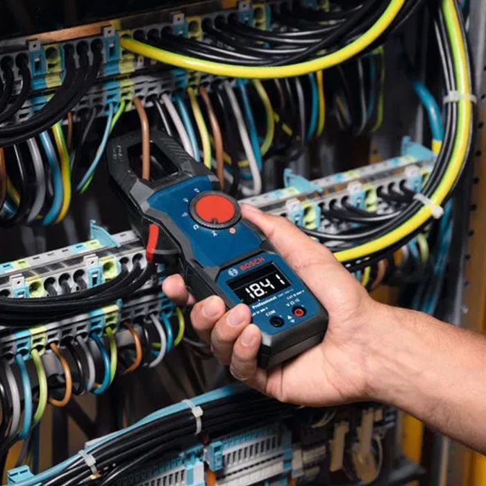 Клещи электроизмерительные Bosch Professional GMC 600-15 0-600В 2AAх1.5В