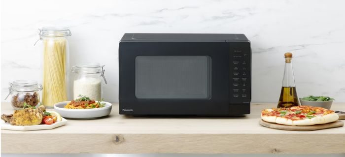 Микроволновая печь Panasonic, 24л, 900Вт, гриль, ЖК дисплей 4 дюйма, черный