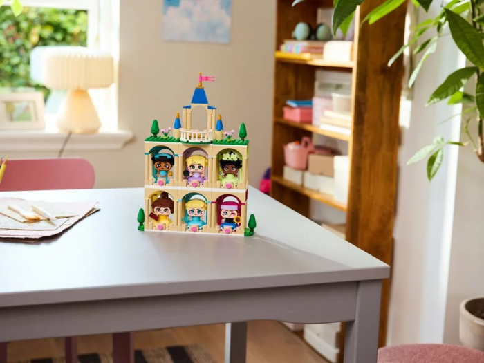 Конструктор LEGO Disney Princess Минипринцесы Бель и Тиана с замком