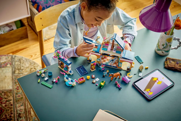 Конструктор LEGO Friends Конная стайня и академия верховой езды