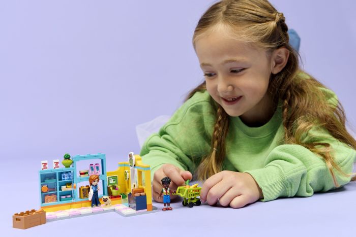 Конструктор LEGO Friends Круглосуточый магазин в Хартлейк-Сити