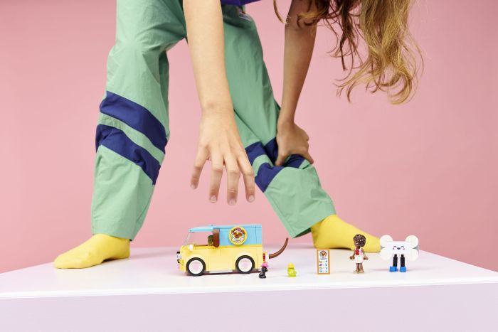 Конструктор LEGO Friends Фургон с аксесуарами для любимцев
