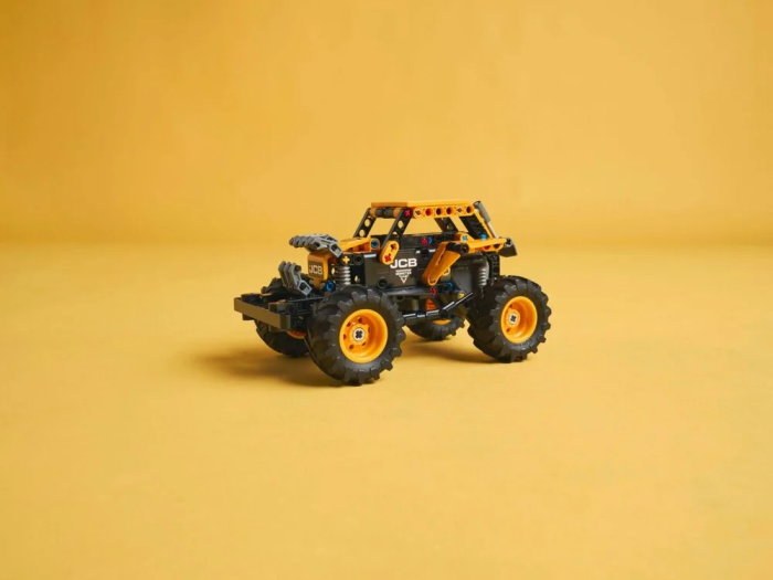 Конструктор LEGO Technic Monster Jam™ DIGatron с инерционным двигателем