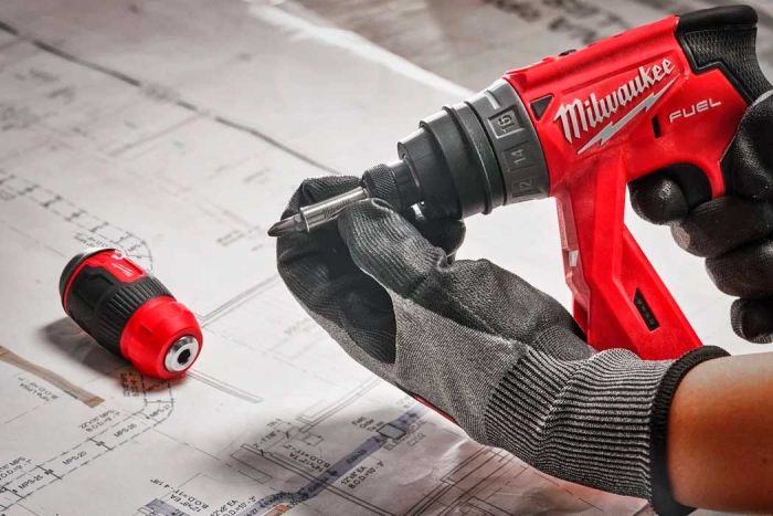 Отвертка Milwaukee, 8 насадок, рукоятка двухкомпонентная, PH1,PH2,PZ1,PZ2,T15,SL 0.6x4.5,SL 1.2x6.5мм