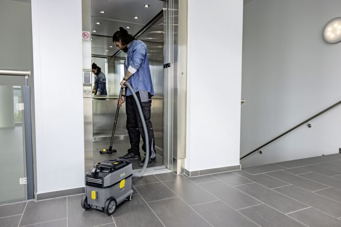 Пылесос профессиональный аккумуляторный Karcher T 10/1 Bp MODULAR RANGE! 36В 223мБар контейнер 10л 6.8кг без АКБ и ЗП