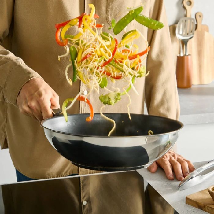 Сковорода ВОК Tefal Emotion+, 28 см, нержавеющая сталь, бакелит, черный