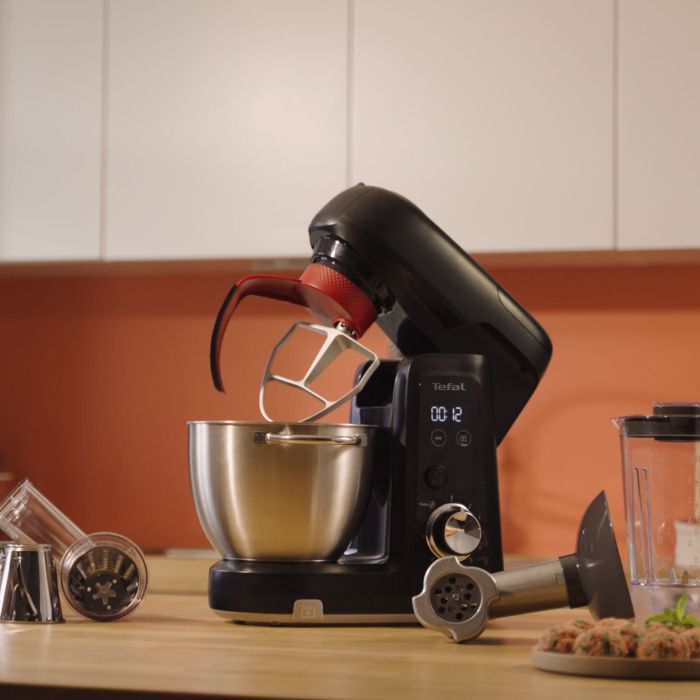 Кухонная машина Tefal Bake Partner + 1100Вт, чаша-металл, корпус-пластик, насадок-9, черный
