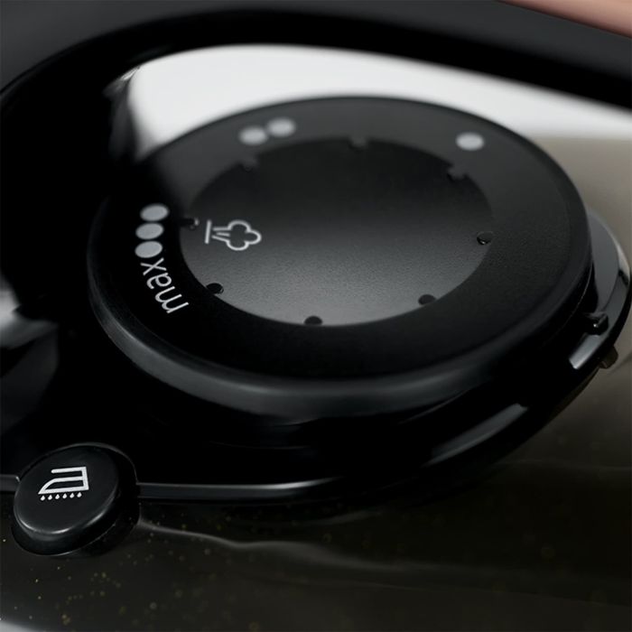 Утюг Russell Hobbs Copper Express, 2600Вт, 315мл, паровой удар -150гр, постоянный пар - 40гр, керам. подошва, черно-коричневый