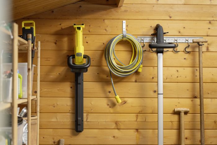 Кусторез аккумуляторный Karcher HGE 2-18 18В лезвие 45см шаг реза 18мм 2.34кг без АКБ и ЗП
