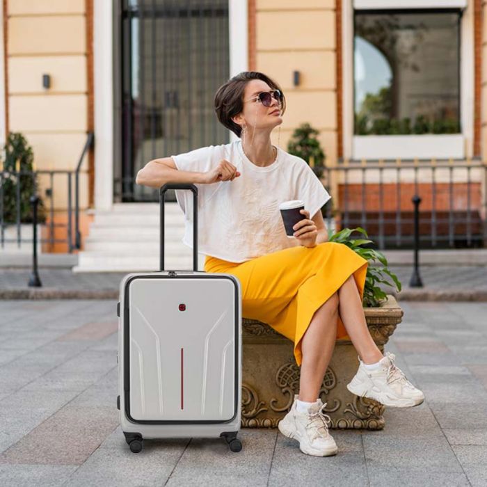 Валіза Wenger Amplix Hardside Carry-On, мала, з відсіком для н/б 16", полікарбонат, TSA, 4 колеса, розширення, USB, сріблястий