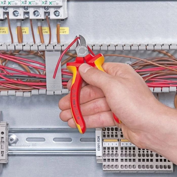 Кусачки-бокорізи KNIPEX діелектричні для робіт під напругою 10000В 0-4мм 125мм 0.121кг