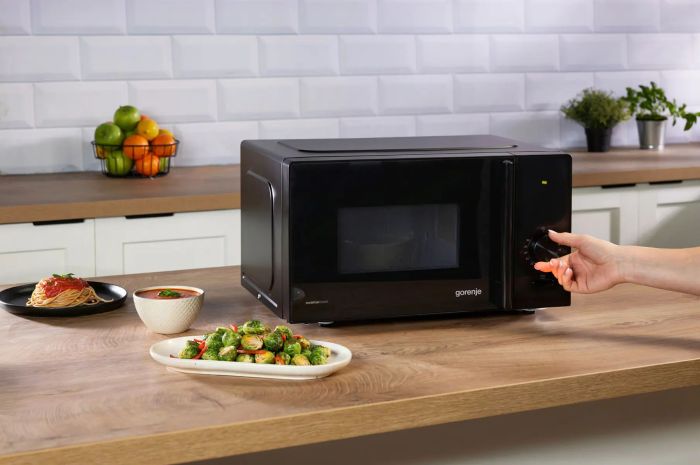 Микроволновая печь Gorenje, 20л, мех. управл., 700Вт, гриль, инвертор, черный