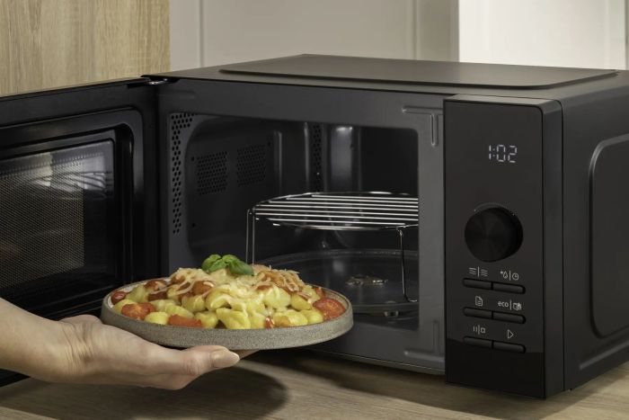Микроволновая печь Gorenje, 20л, электр. управл., 800Вт, гриль, дисплей, 20 программ, инвертор, черный