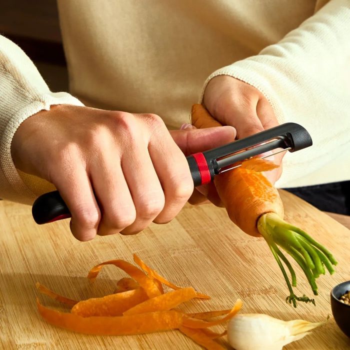 Овощечистка Tefal Ingenio+, нержавеющая сталь, пластик, красно-черный
