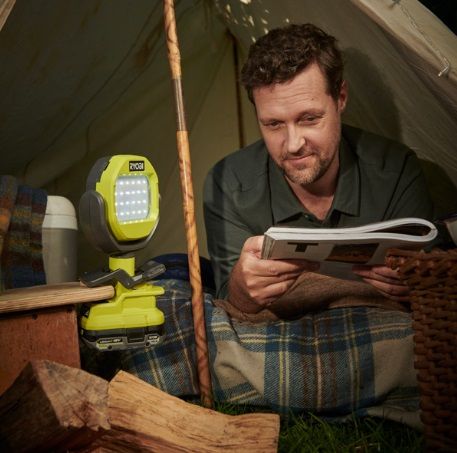 Ліхтар інспекційний акумуляторний Ryobi ONE+ RLCL18-0, 18В, 1000лм, 2 функції освітлення, затискач без АКБ та ЗП