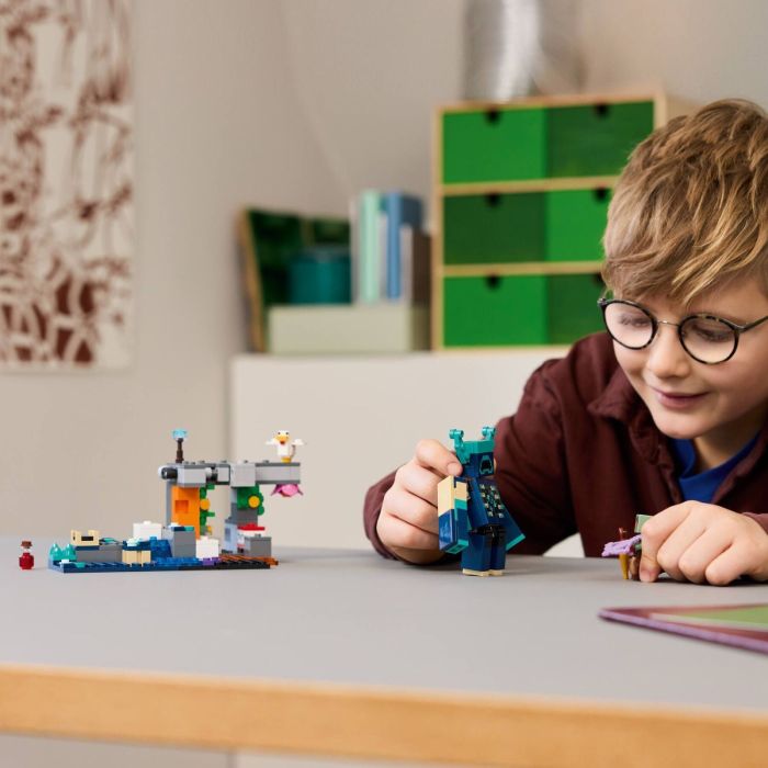 Конструктор LEGO Minecraft Встреча с Защитником