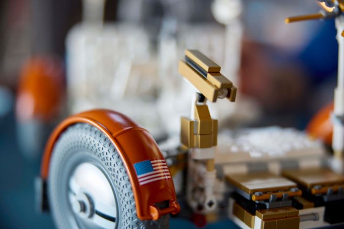 Конструктор LEGO Technic Лунный автомобиль NASA Apollo